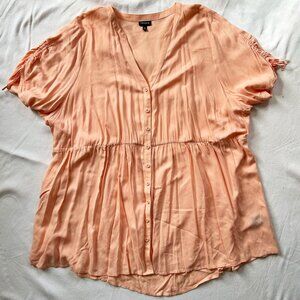 Torrid Tunic Blouse 4X Peach Button Front, short sleeve